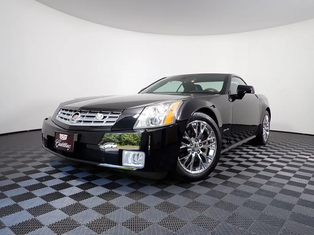 Cadillac XLR photo 2