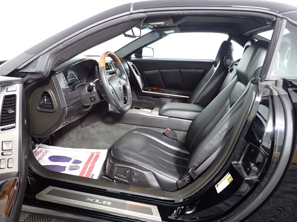 Cadillac XLR photo 18