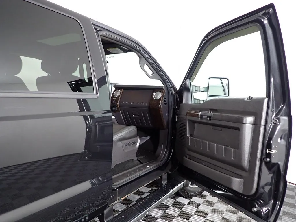 Ford F350SD photo 38