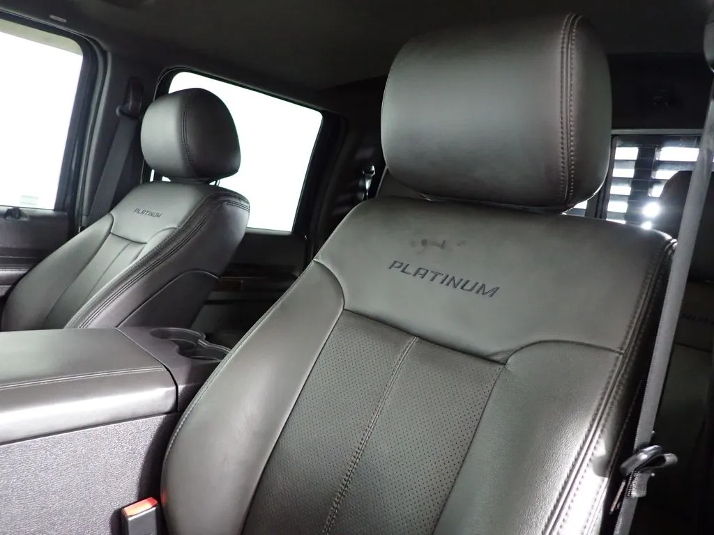 Ford F350SD photo 23