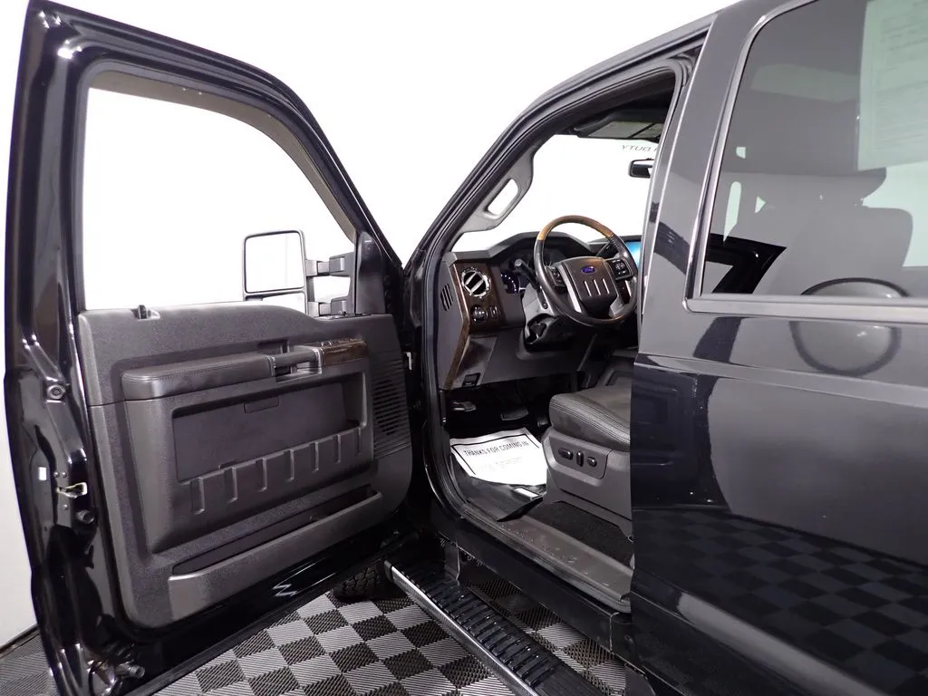 Ford F350SD photo 20