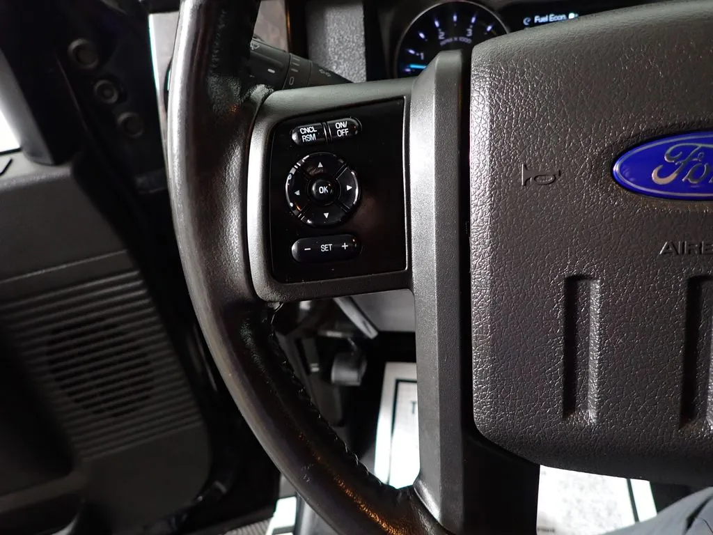 Ford F350SD photo 28