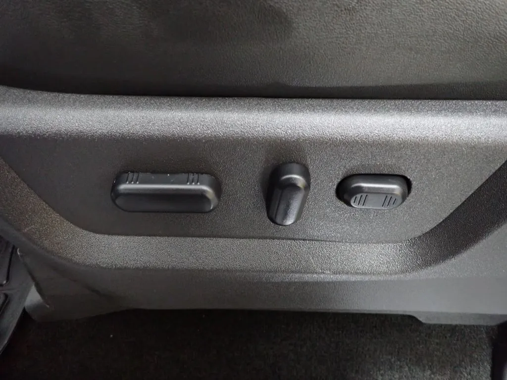 Ford F350SD photo 24