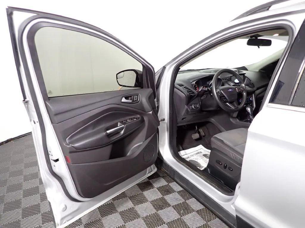 Ford Escape photo 17