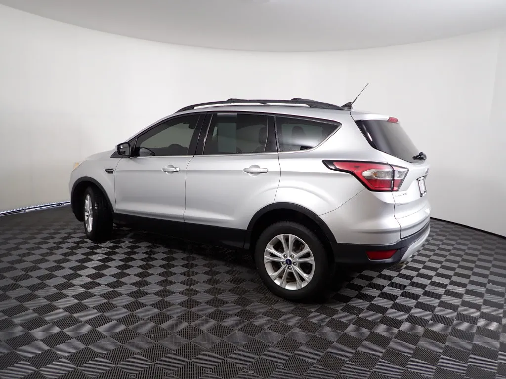 Ford Escape photo 9