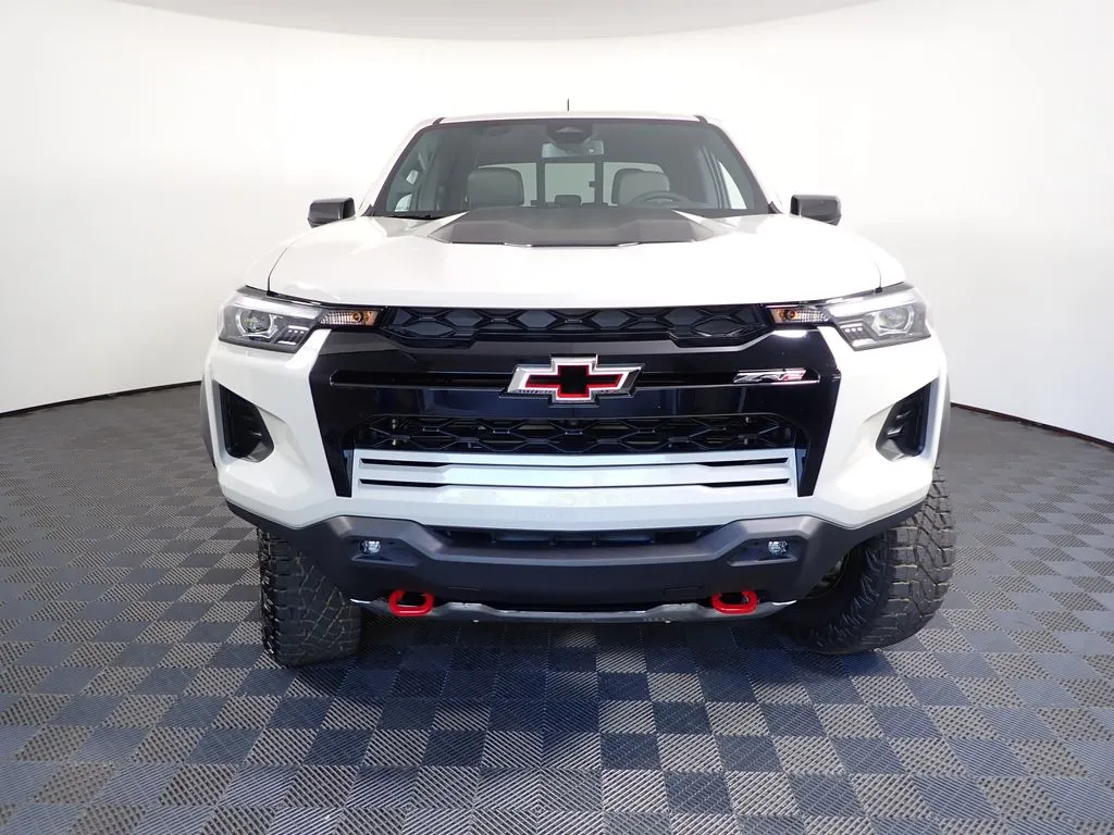 Chevrolet Colorado photo 12