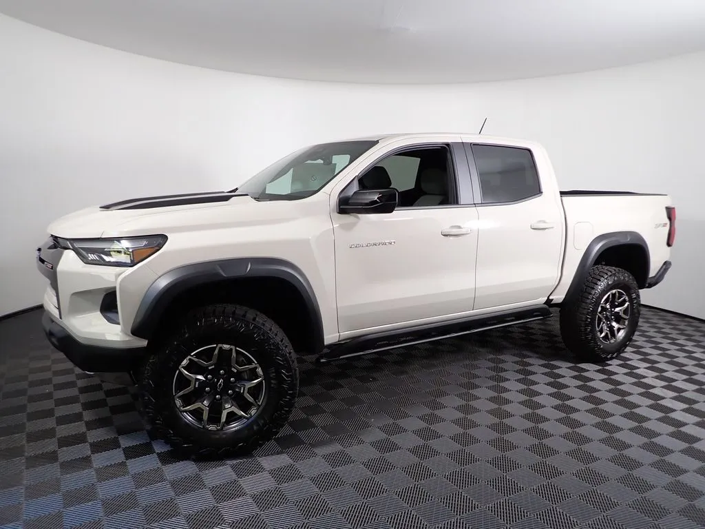 Chevrolet Colorado photo 13
