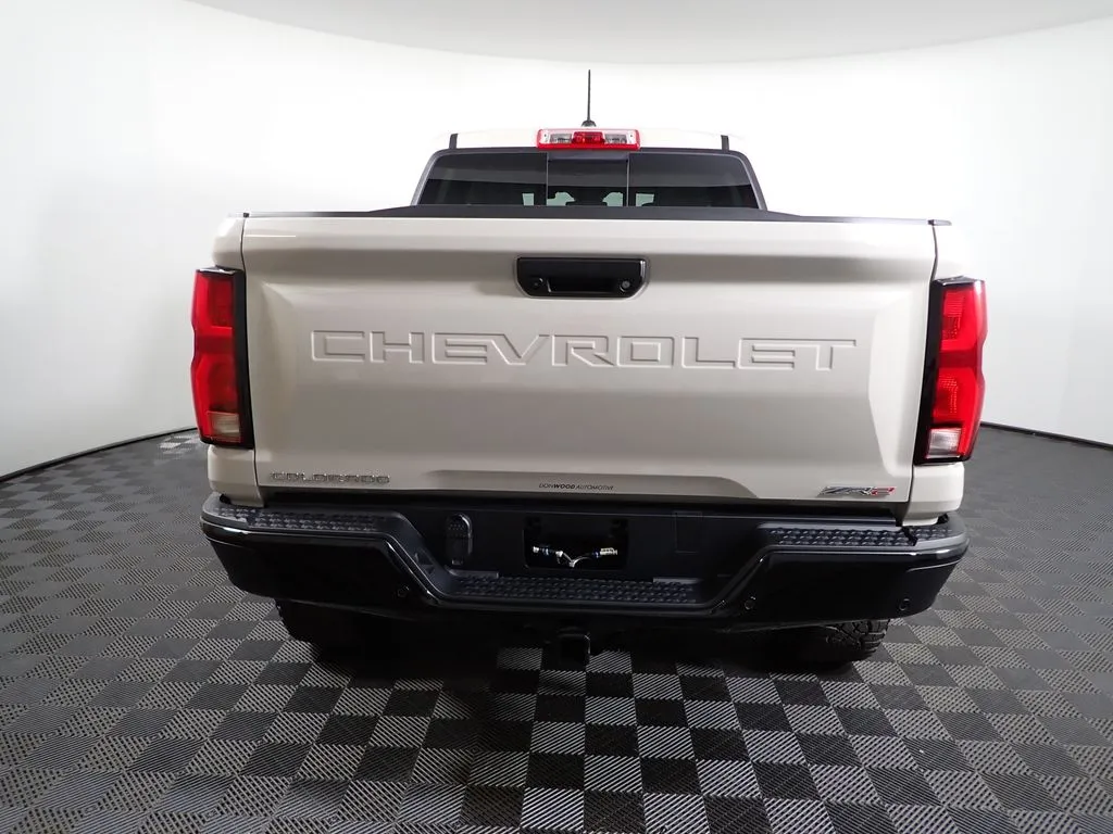 Chevrolet Colorado photo 16