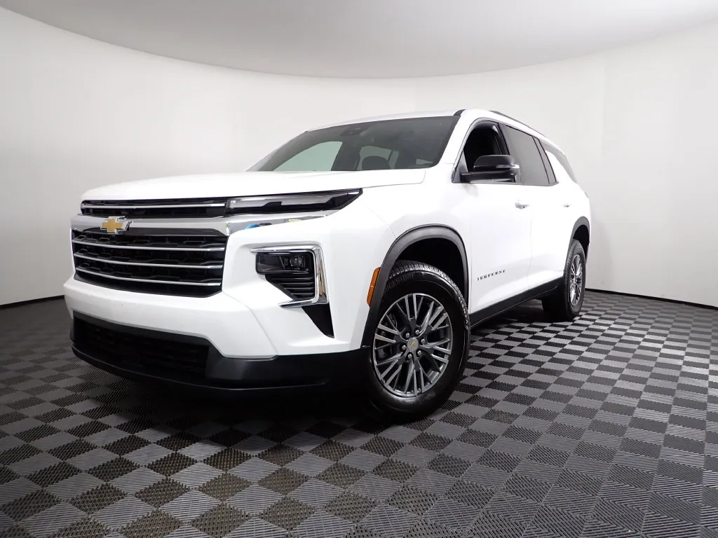 Chevrolet Traverse photo 2