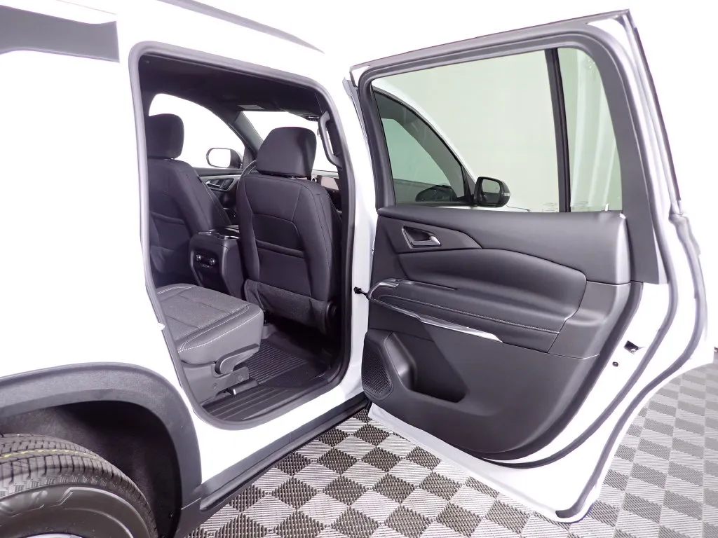 Chevrolet Traverse photo 35