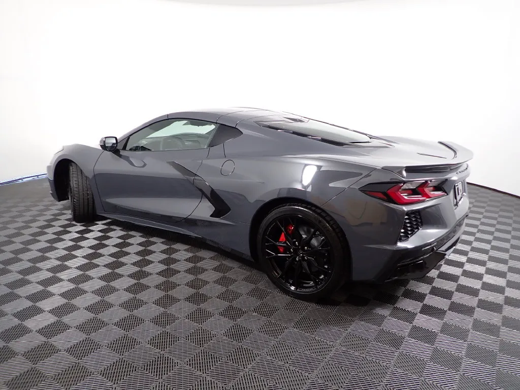 2027 Chevrolet Corvette 1LT - Photo 16
