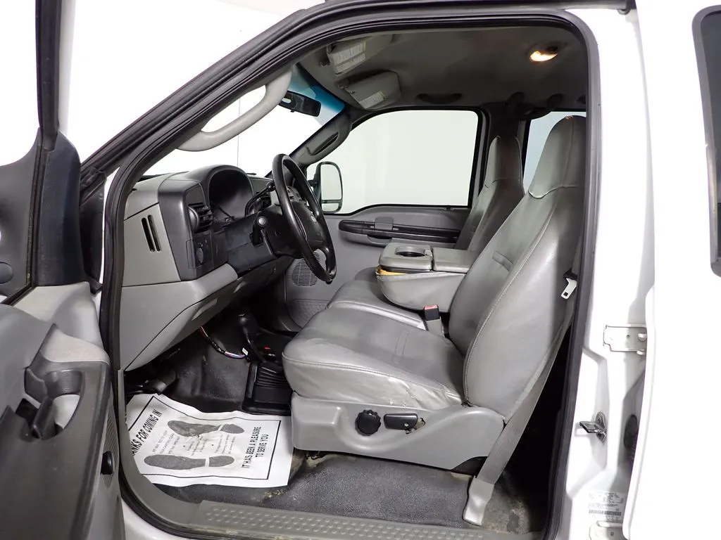 Ford F-250SD photo 18