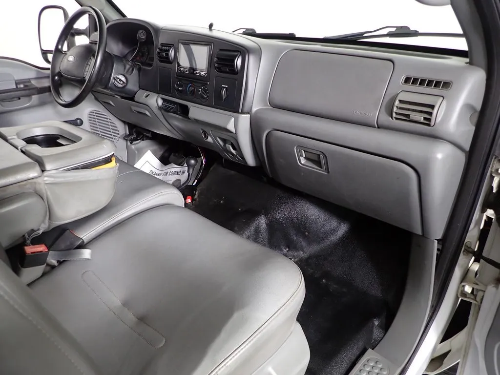 Ford F-250SD photo 33