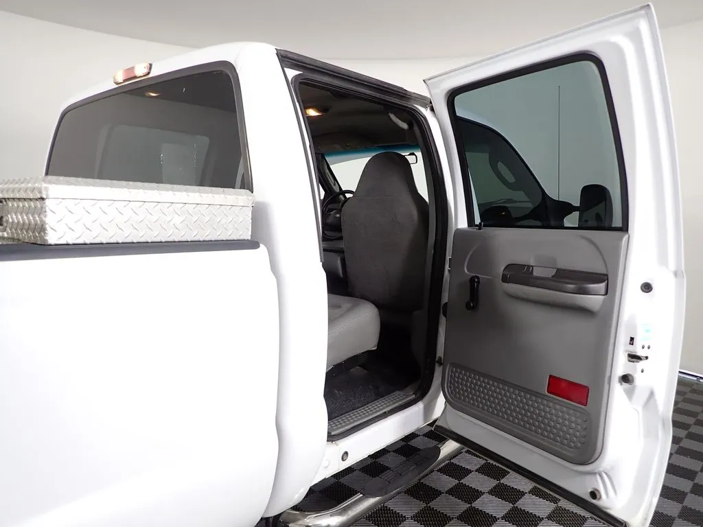 Ford F-250SD photo 29