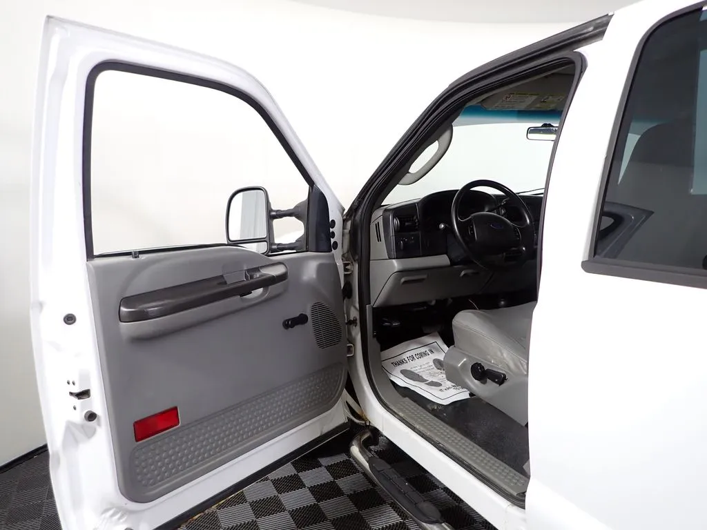 Ford F-250SD photo 16