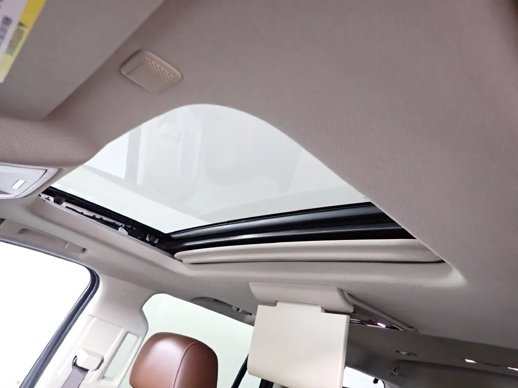 Chevrolet Tahoe photo 8
