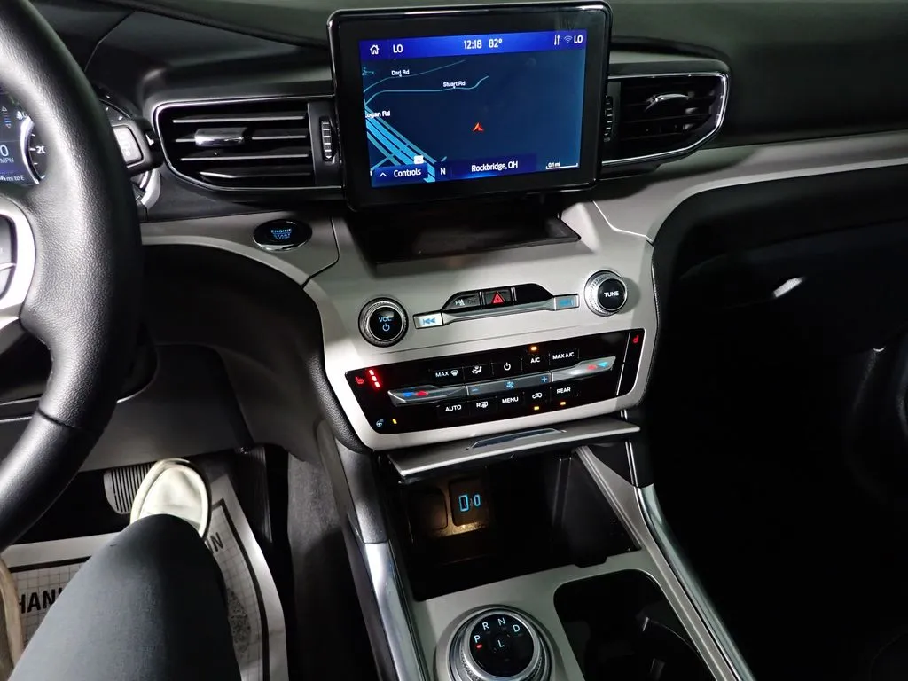 Ford Explorer photo 30