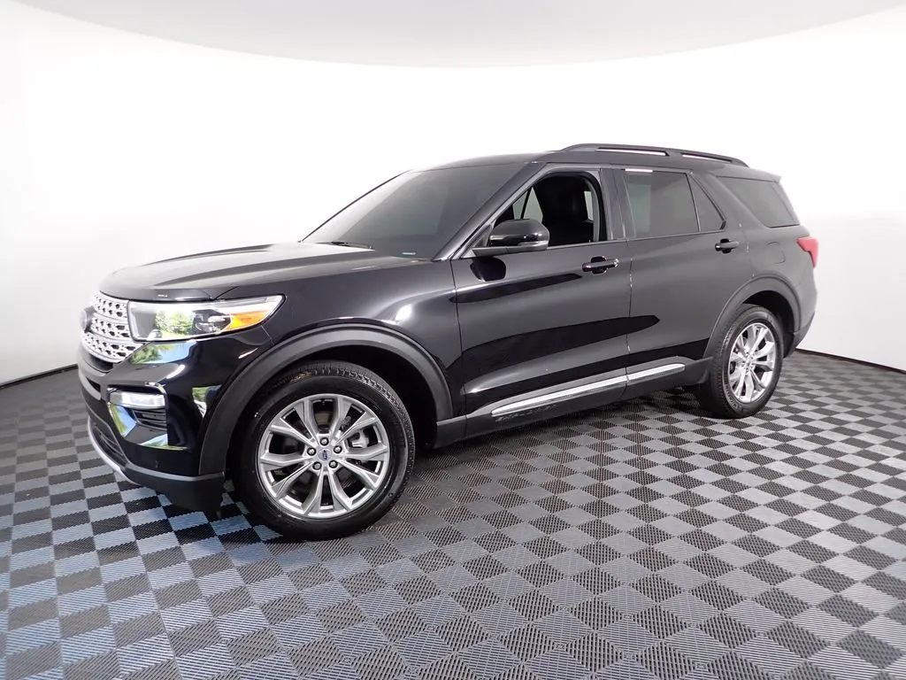 Ford Explorer photo 11