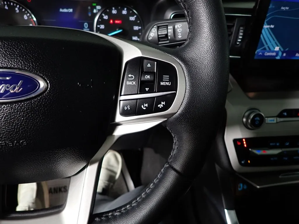 Ford Explorer photo 29