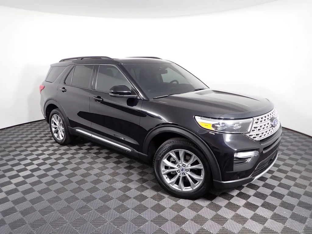 Ford Explorer photo 8