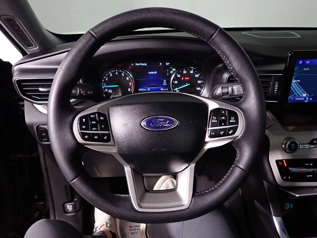 Ford Explorer photo 27