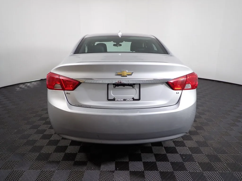 Chevrolet Impala photo 10