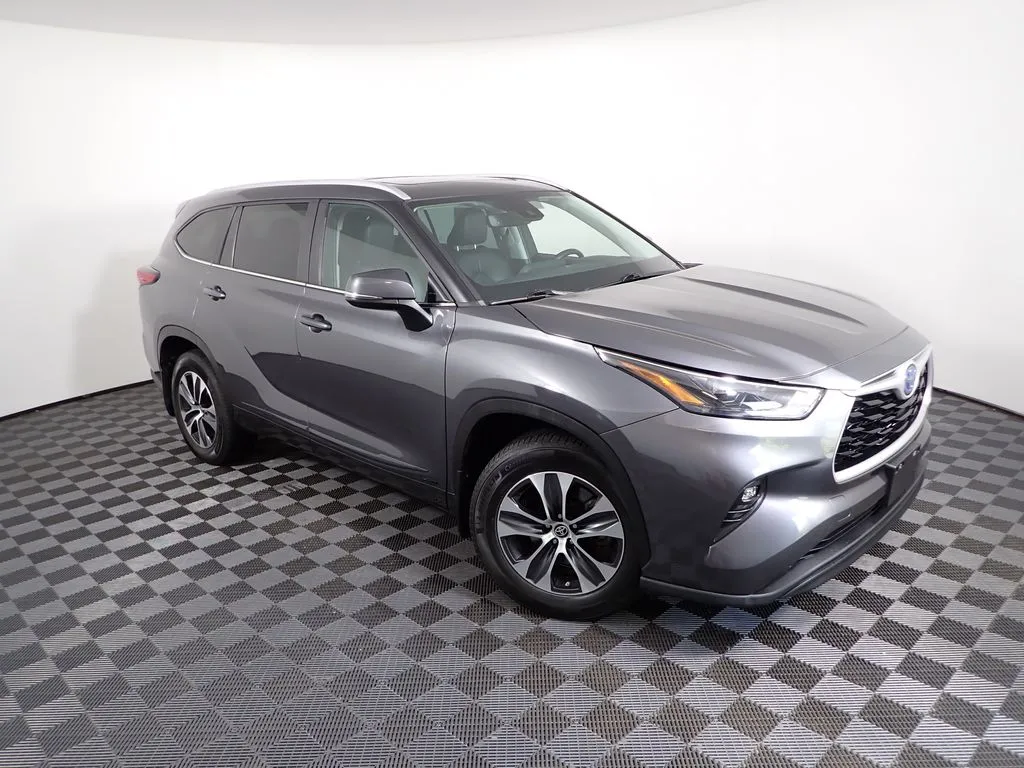 Toyota Highlander photo 9