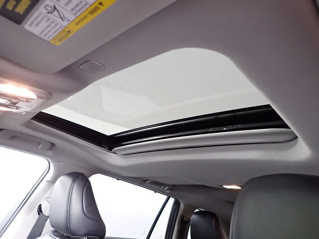Toyota Highlander photo 8