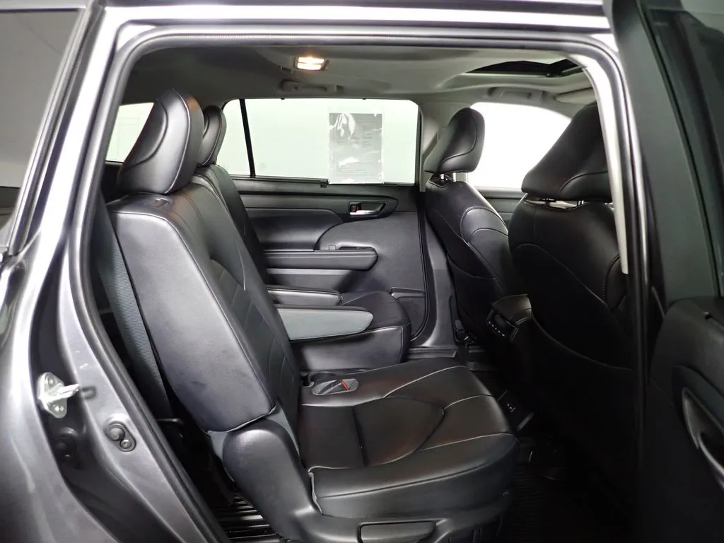 Toyota Highlander photo 35