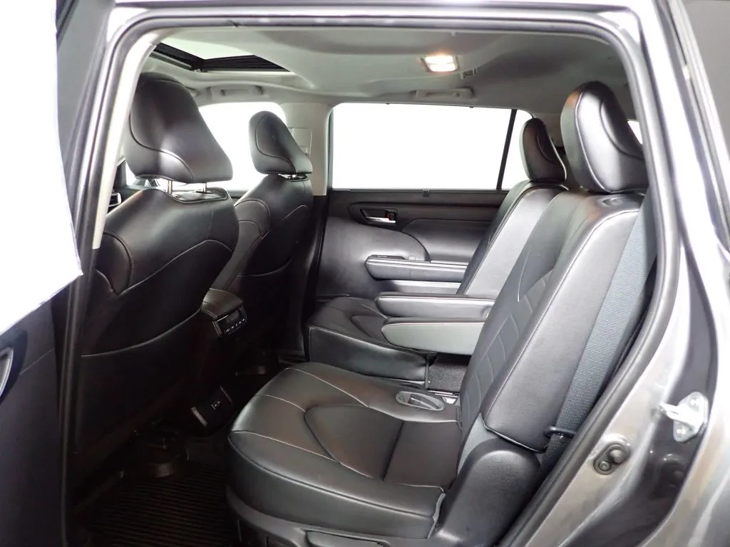 Toyota Highlander photo 33
