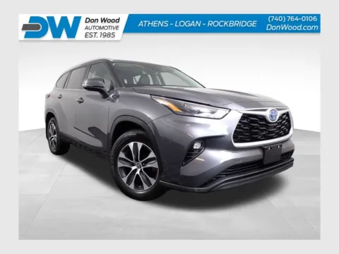 Gray 2023 Toyota Highlander Hybrid XLE for sale in Logan, OH