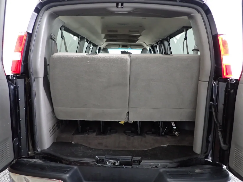 Chevrolet Express photo 13