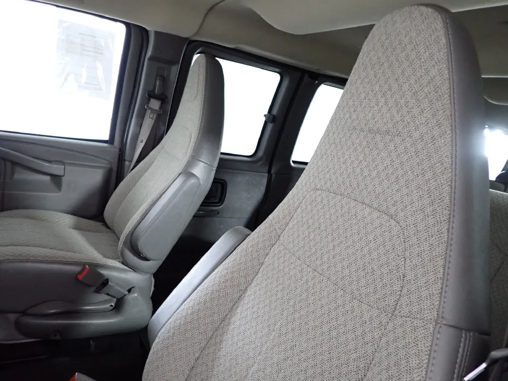 Chevrolet Express photo 20