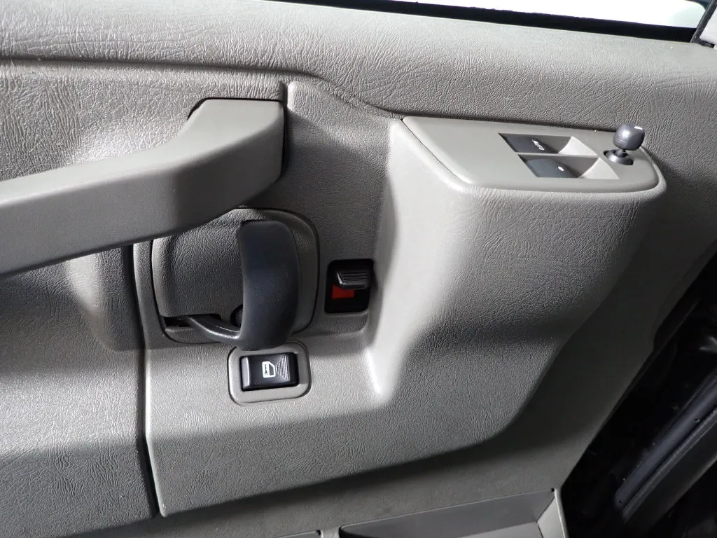 Chevrolet Express photo 18