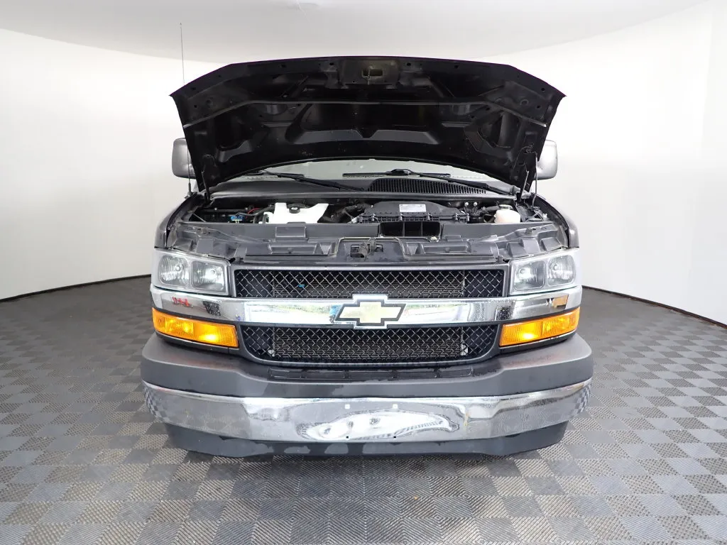 Chevrolet Express photo 38
