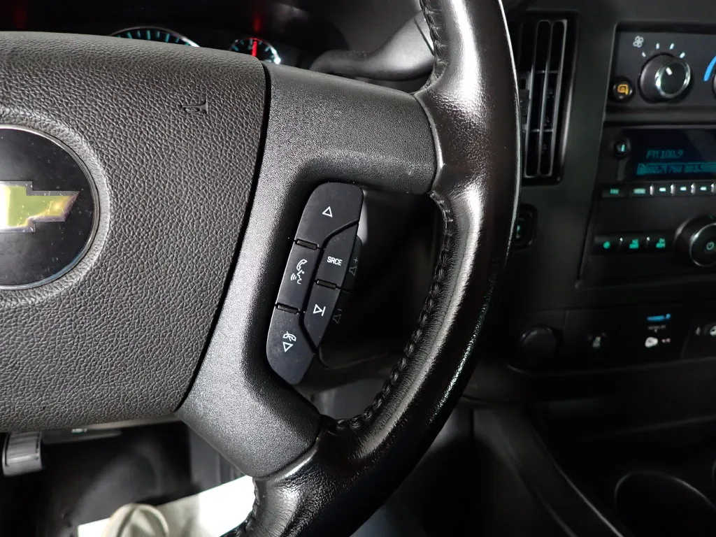 Chevrolet Express photo 25