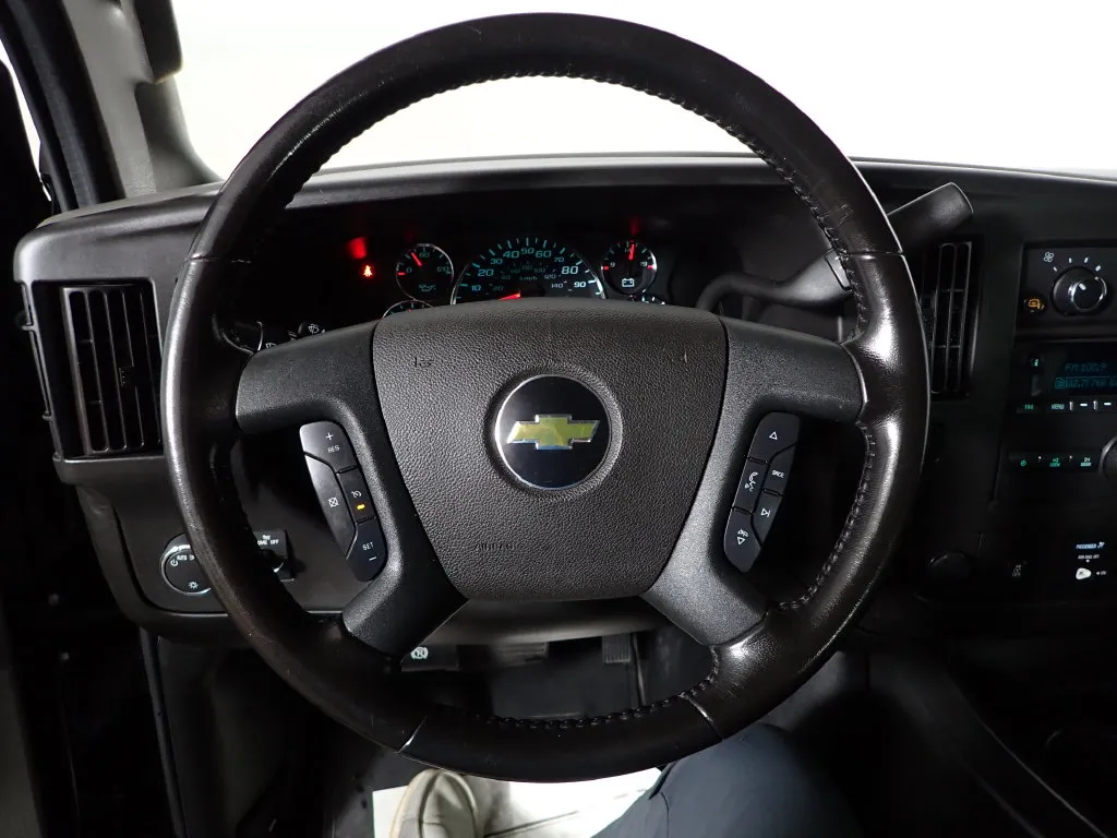 Chevrolet Express photo 23