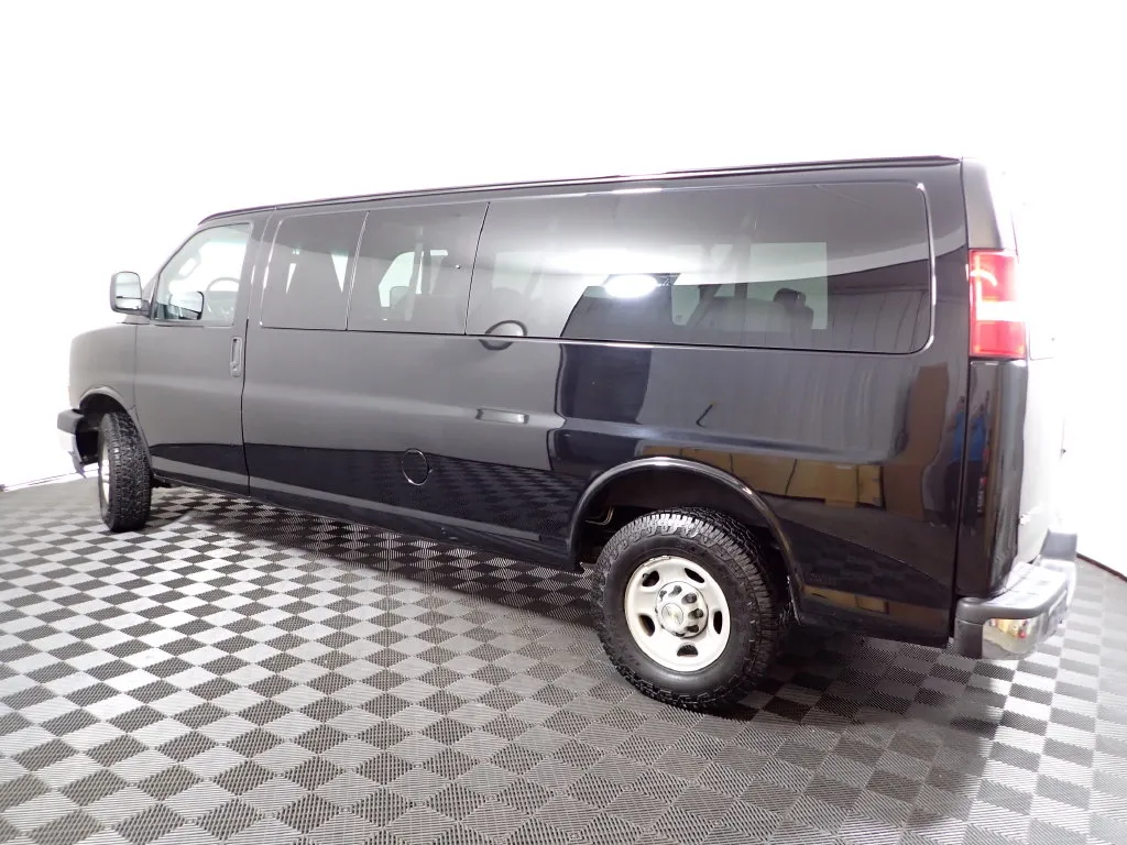 Chevrolet Express photo 9