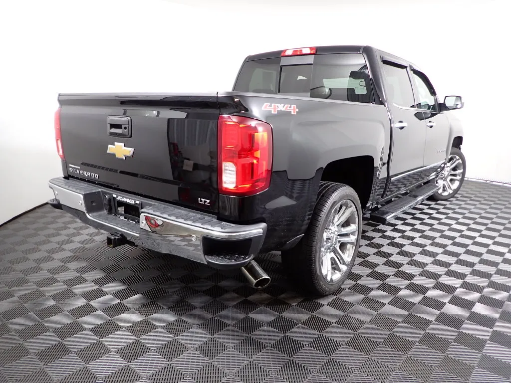Chevrolet Silverado photo 19