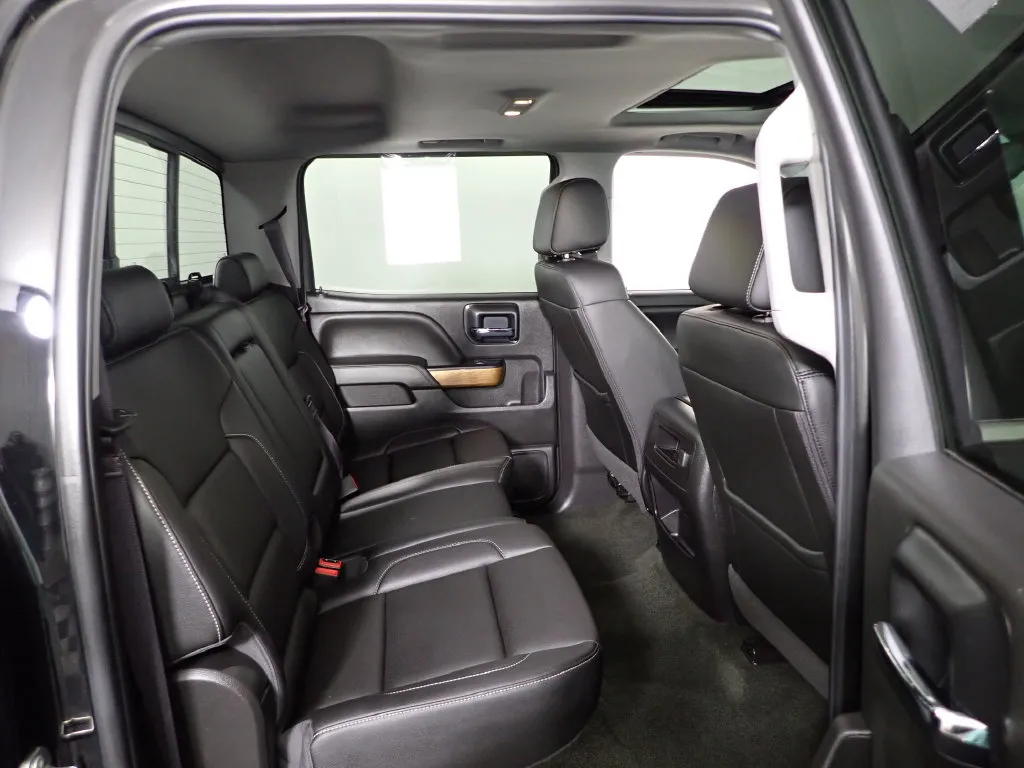 Chevrolet Silverado photo 37