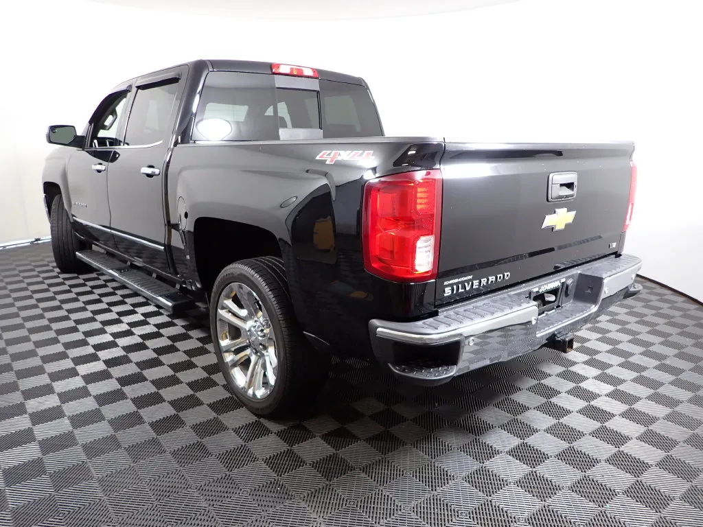 Chevrolet Silverado photo 15