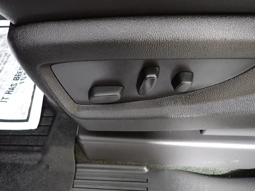 Chevrolet Silverado photo 25