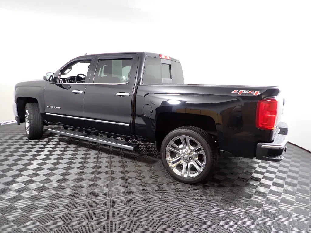Chevrolet Silverado photo 14