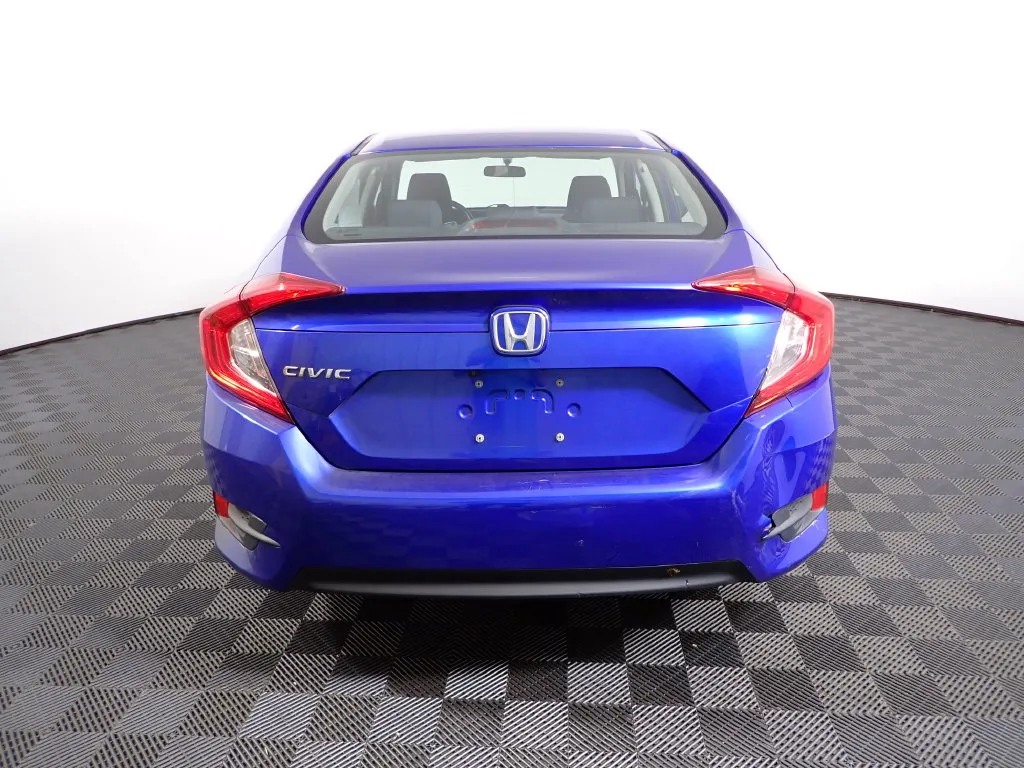 Honda Civic photo 10