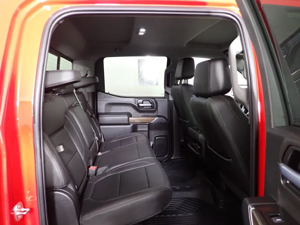 Chevrolet Silverado photo 35