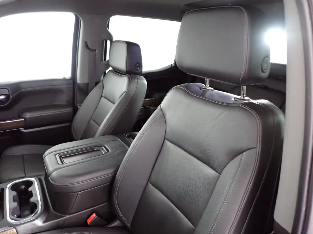 Chevrolet Silverado photo 22