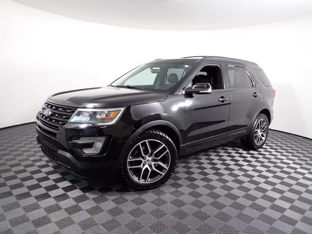 Ford Explorer photo 12