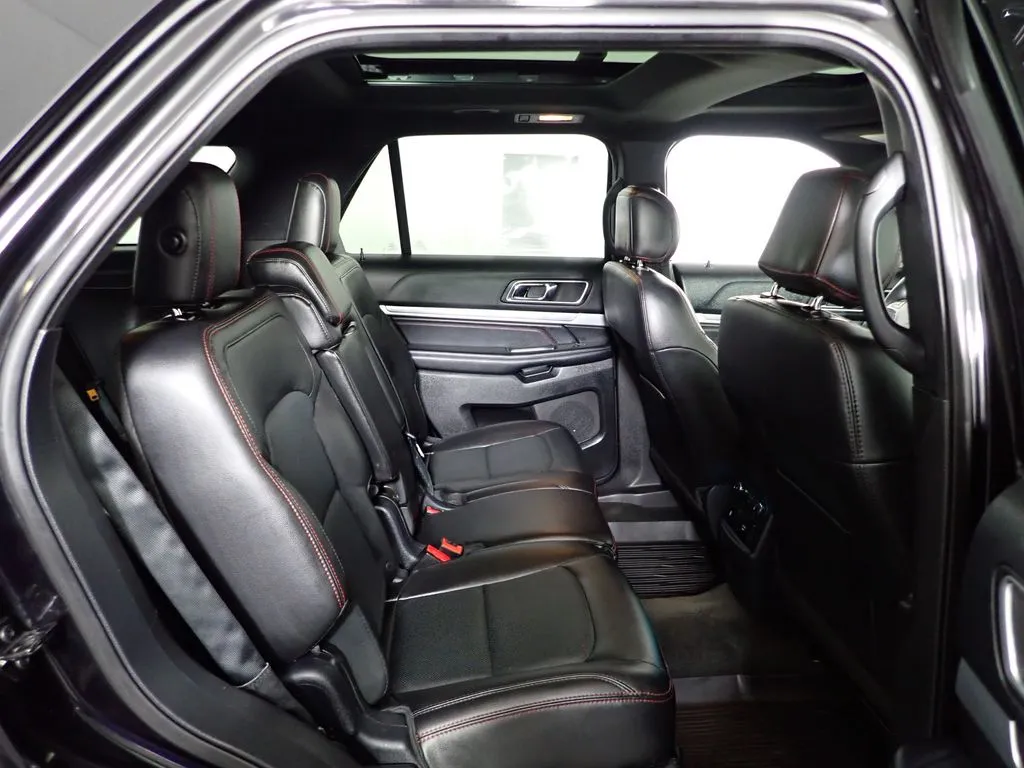 Ford Explorer photo 38