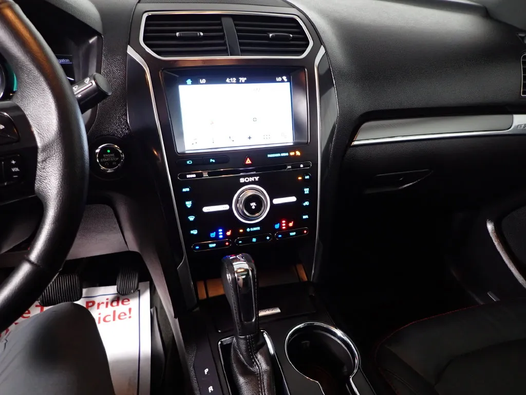 Ford Explorer photo 32