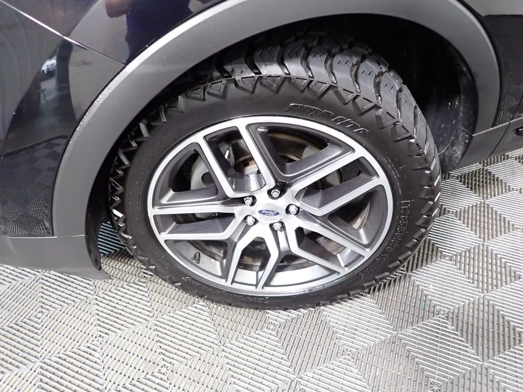 Ford Explorer photo 44